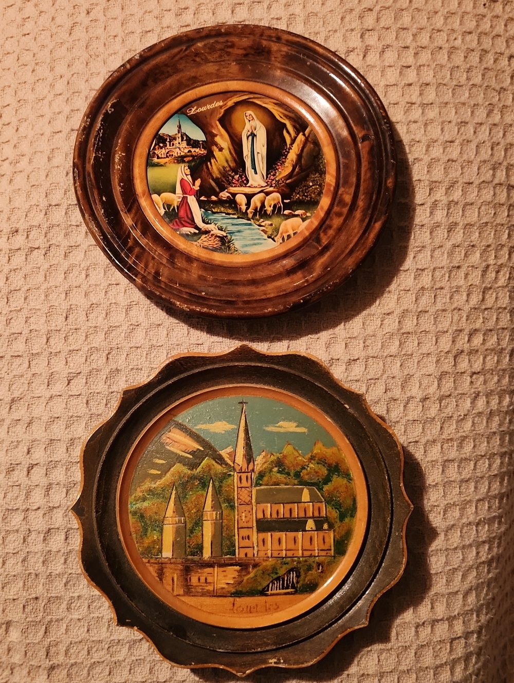 Vintage-inspired Brown and Multi Wall Plaques Set by